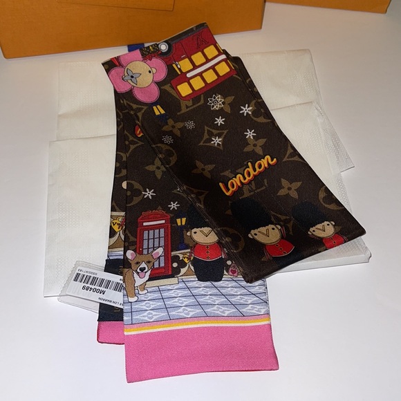 Louis Vuitton LONDON XMAS BANDEAU - Picture 8 of 10